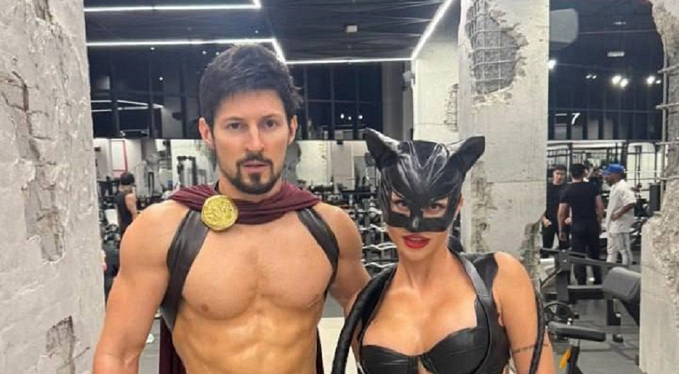 Павел Дуров в образе Геракла, Ирина Шейк — звезда фильмов для взрослых: знаменитости отметили Хэллоуин 2025 Павел Дуров в образе Геракла, Ирина Шейк — звезда фильмов для взрослых: знаменитости отметили Хэллоуин 2025