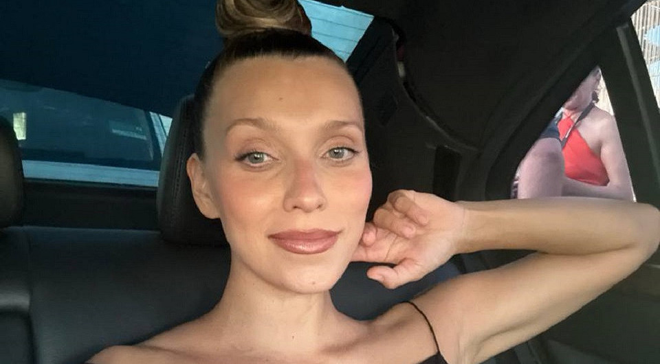 Регина Тодоренко честно показала фигуру через полтора месяца после родов