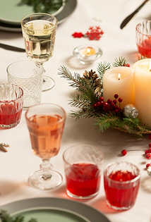 Сервировка новогоднего стола на 2026 год: 40 лучших идей для праздничного настроения