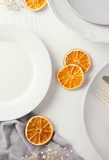 Сервировка новогоднего стола на 2026 год: 40 лучших идей для праздничного настроения