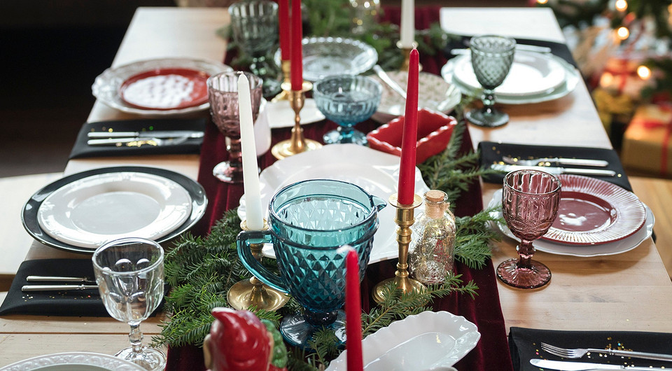 Сервировка новогоднего стола на 2026 год: 40 лучших идей для праздничного настроения