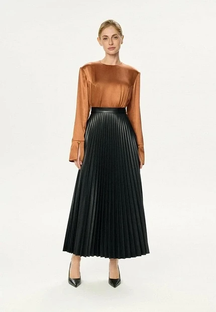 В каких цветах встречать Новый год 2026: советы стилистов и астрологов