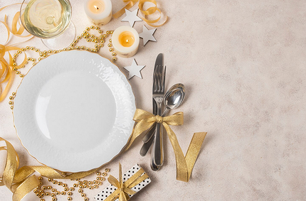 Сервировка новогоднего стола на 2026 год: 40 лучших идей для праздничного настроения