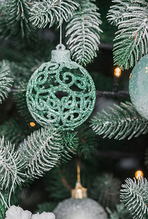 Как украсить елку на Новый 2026 год, чтобы Лошадь принесла удачу