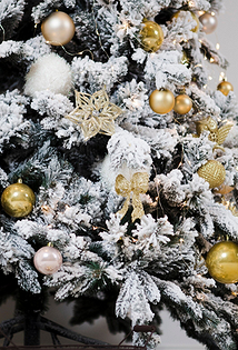 Как украсить елку на Новый 2026 год, чтобы Лошадь принесла удачу