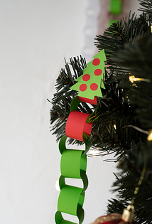 Как украсить елку на Новый 2026 год, чтобы Лошадь принесла удачу