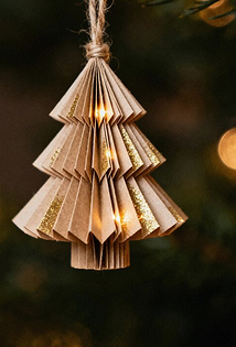 Как украсить елку на Новый 2026 год, чтобы Лошадь принесла удачу