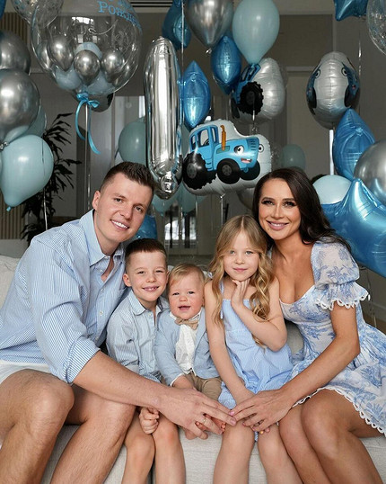 Блогер Лерчек, находящаяся под домашним арестом, беременна четвертым ребенком