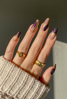 Зимний маникюр 2026: горячий шоколад, морозные узоры и праздничный блеск