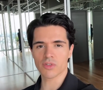 Стало известно, от кого беременна четвертым ребенком блогер Лерчек