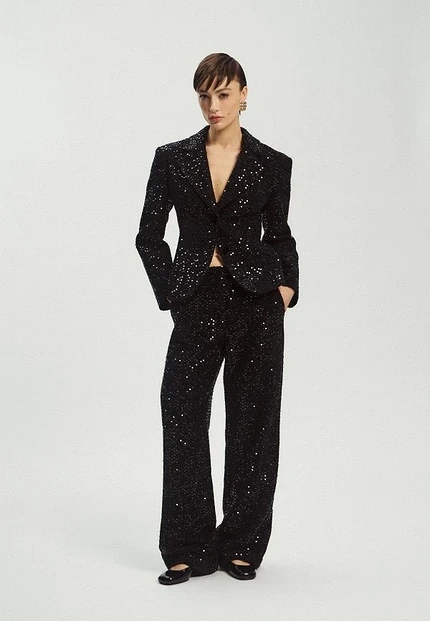 Как выбрать платье на Новый год 2026, в котором ты точно будешь в центре внимания