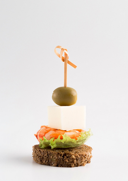 Рецепты канапе на Новый год: 15 вариантов, которые украсят любой стол