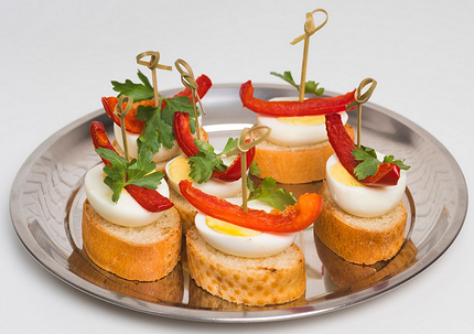 Рецепты канапе на Новый год: 15 вариантов, которые украсят любой стол