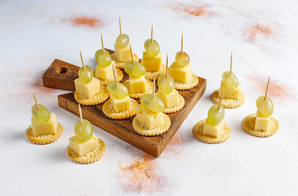 Рецепты канапе на Новый год: 15 вариантов, которые украсят любой стол