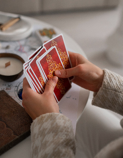 Как гадать на игральных картах: на будущее и на желание