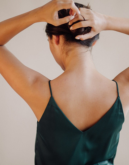 Упражнения Анти-холка: как за 3 минуты в день улучшить осанку и контур лица