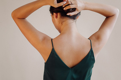 Упражнения Анти-холка: как за 3 минуты в день улучшить осанку и контур лица