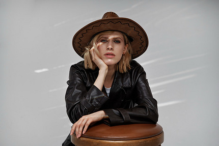 Шляпки — тренд этой зимы: как их носить, чтобы выглядеть современно