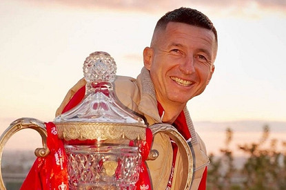 Впереди — продолжение дорогостоящего лечения: у футболиста Евгения Алдонина рак в тяжелой стадии