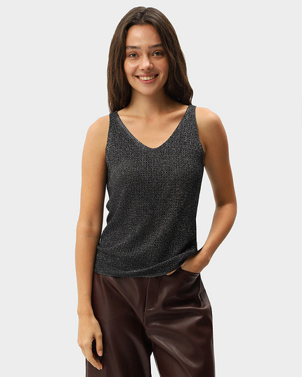 Новогодний гардероб без марафона по ТЦ: 7 образов, которые можно купить онлайн