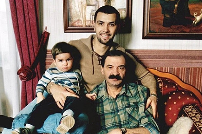 Похож на дедушку: сын Дениса Клявера стал актером