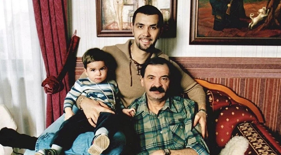 Похож на дедушку: сын Дениса Клявера стал актером