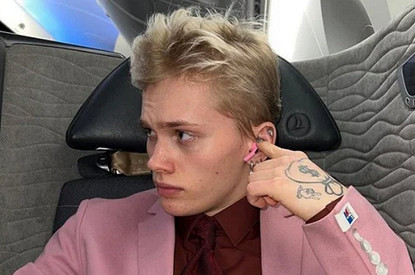 Даня Милохин признался, что работает в Дубае доставщиком еды