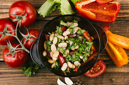 Салаты из консервов для новогоднего стола: 15 простых и вкусных вариантов