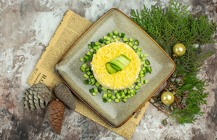 Салаты из консервов для новогоднего стола: 15 простых и вкусных вариантов