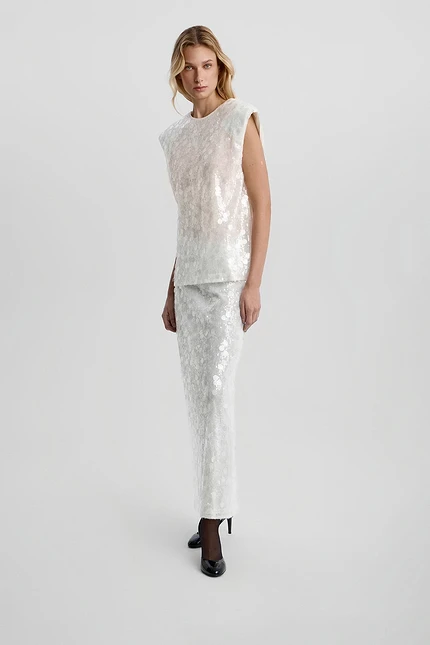 Что надеть на корпоратив 2026: актуальные образы для разных профессий