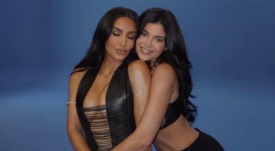Ким Кардашьян и Кайли Дженнер