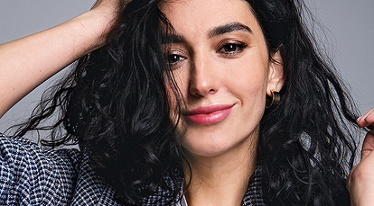 Anal qiz onlayn orgazm oladi