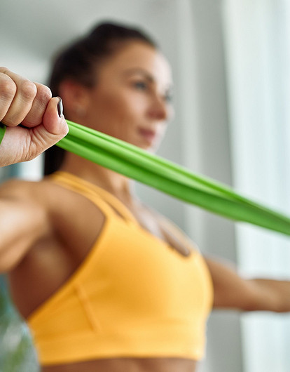 Что такое фитнес-резинки и зачем они нужны: объясняет инструктор по похудению