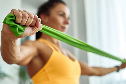 Что такое фитнес-резинки и зачем они нужны: объясняет инструктор по похудению