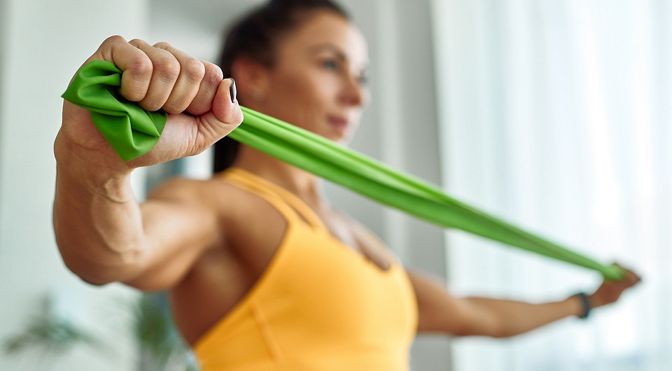 Что такое фитнес-резинки и зачем они нужны: объясняет инструктор по похудению