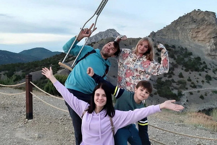 Задолжал кому? Не своему ребенку?: актер Михаил Казаков отказывается платить алименты бывшей жене