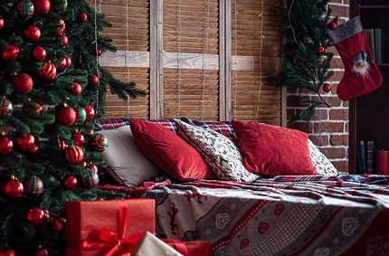 Как украсить дом на Новый 2026 год: идеи декора с фото