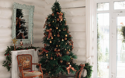 Что повесить на елку вместо надоевшей мишуры: 15 стильных вариантов