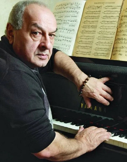 Умер музыкант и композитор Левон Оганезов