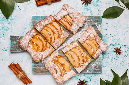 Что приготовить из слоеного теста: 14 лучших рецептов