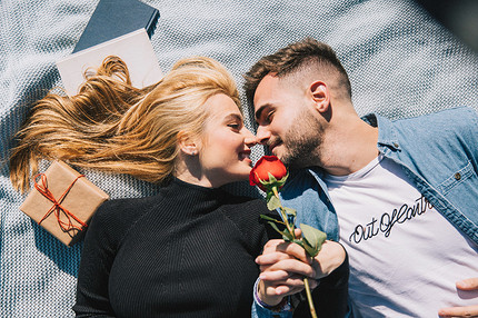 Любовный гороскоп на 2026 год для всех знаков: какие романтические события тебя ожидают