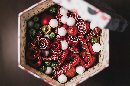 Как хранить елочные игрушки после Нового года: 9 компактных вариантов