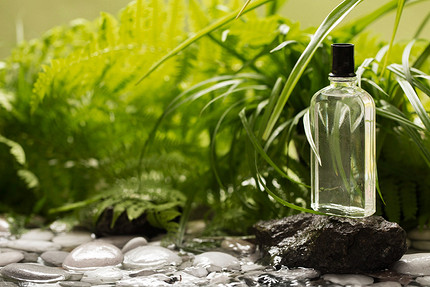 Духи с ароматом кофе, ладана и крови: самые неожиданные парфюмерные тренды 2026