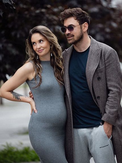 Агата Муцениеце стала мамой в третий раз