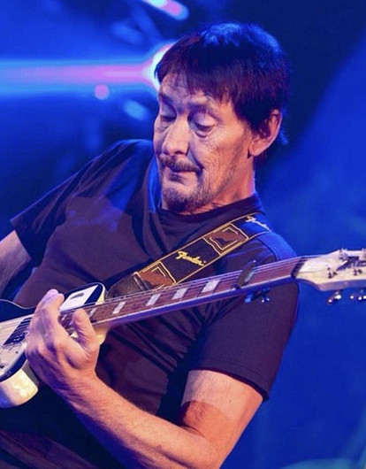 «Он пел про нас»: почему Крис Ри стал голосом поколения 90-х в России