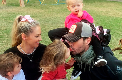 У Анны Курниковой и Энрике Иглесиаса родился четвертый ребенок