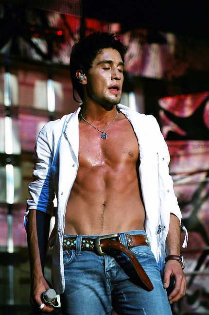 «Я твой номер один»: как менялся Дима Билан, которому исполнилось 44 года