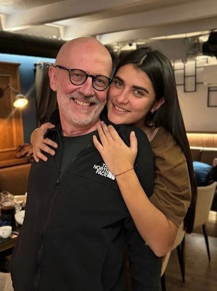 Александр Гордон женился в шестой раз на художнице, которая младше него на 38 лет