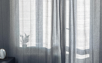 Шторы в спальню 2026: трендовые идеи и оттенки