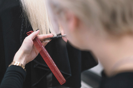 Лунный календарь стрижек на январь 2026 года: лучшие и худшие дни